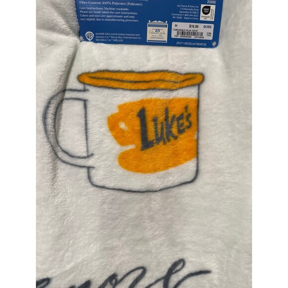 Gilmore girls Luke’s Plush throw blanket - Picture 4 of 6
